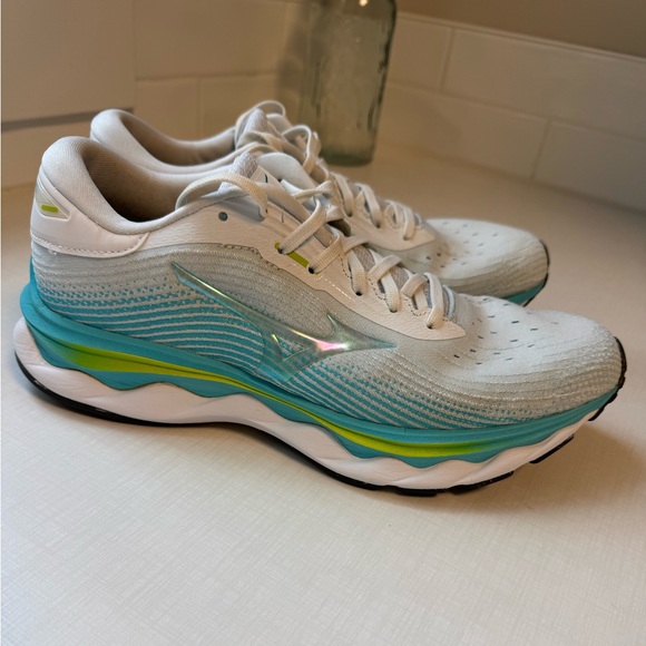 Mizuno Women's Wave Sky 5 Running Shoes White, Size 10.5 M - Picture 4 of 7